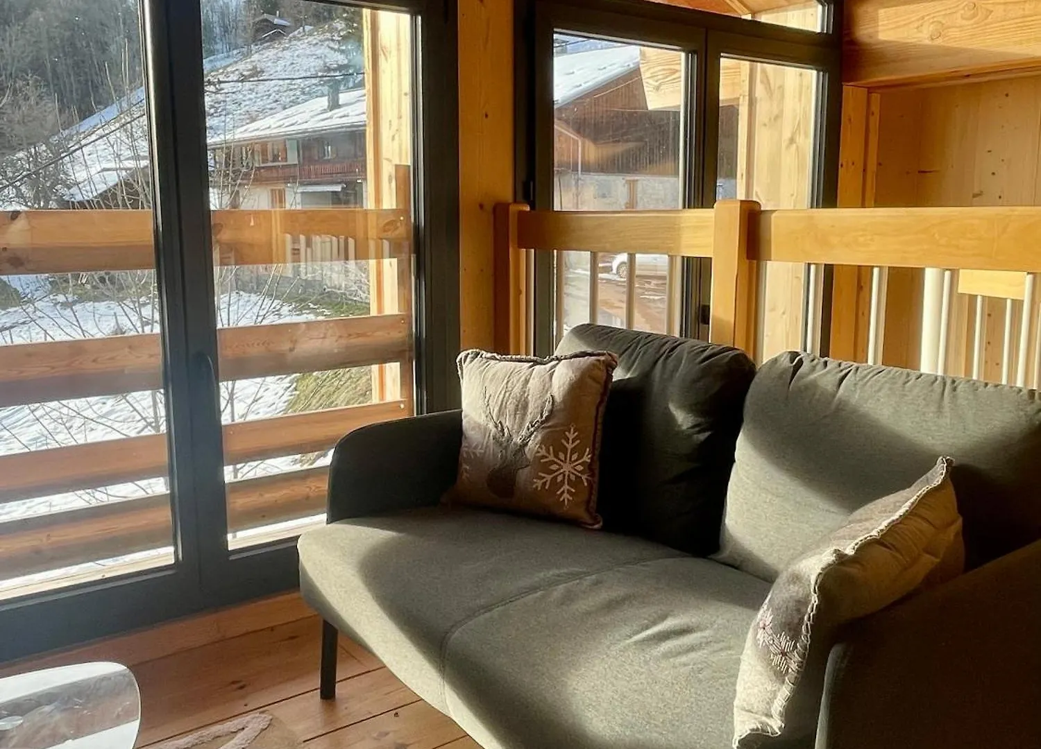 Charmant Appartement Sous Combles, Neuf Les Gets Apartman